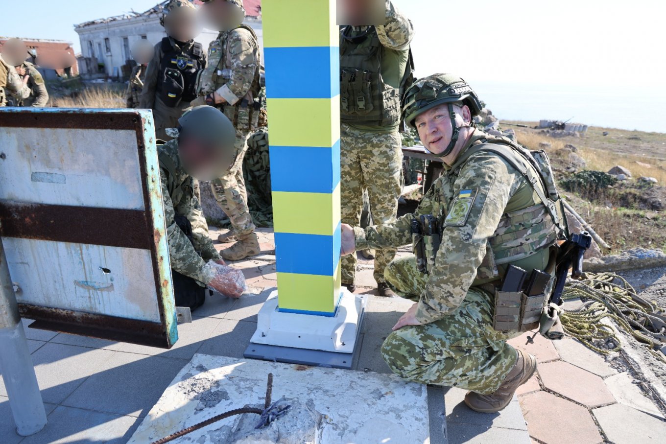 The State Border Guard Service and the Defense Intelligence restored border marker on Zmiinyi Island Defense Express Restoration of Historical Justice: Ukraine Places New Border Marker on Zmiinyi Island