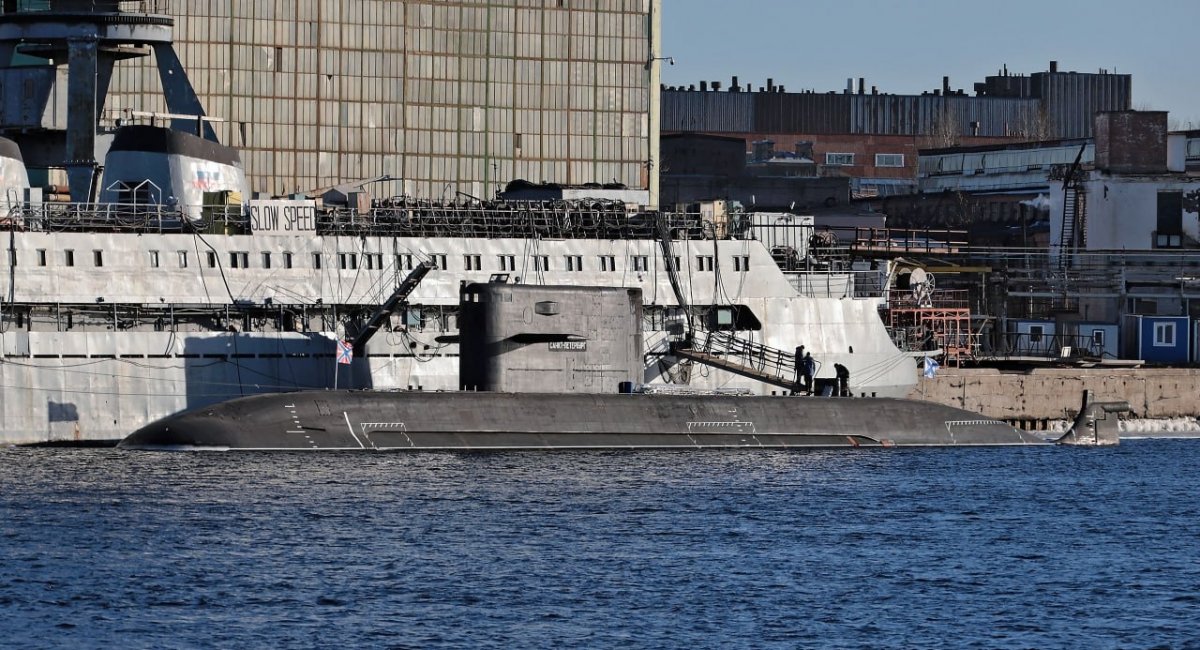 russian submarine B-586 Kronshtadt of Project 677 class with a plate attached saying 