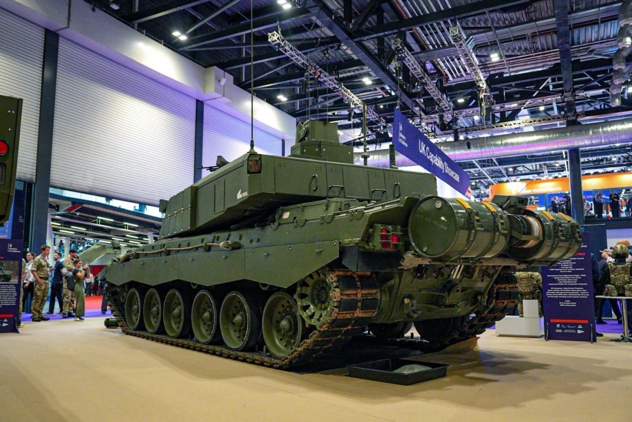 Challenger 3 tank at DSEI 2025 exhibition