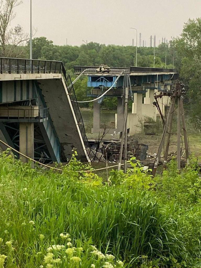 Another missile attack on the bridge connecting Lysychansk and Severodonetsk ruined it