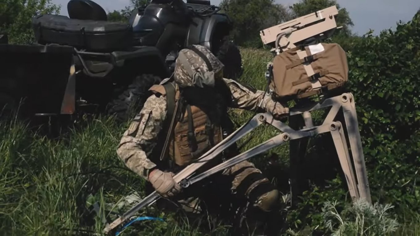 Ukrainian troops showed the use of amphibious buggies in conjunction with