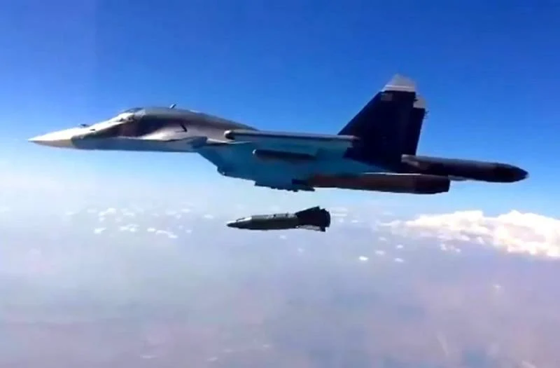 russian Su-34 dropping a KAB-1500 free-fall bomb