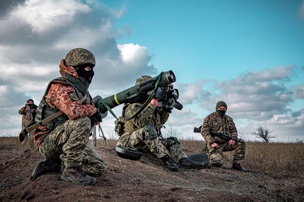Ukraine is supplied with a variety of multi-purpose missile systems and rocket launchers, FGM-148 Javelin Stinger FIM-92 MANPADS, NLAW light anti-tank missile, Carl Gustaf M4,SMAW-D M141 Bunker Defeat Munition rocket launcher, Defense Express