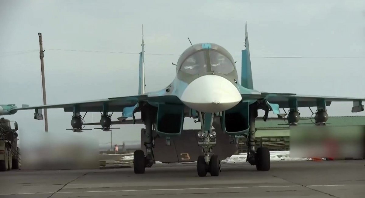 russian Su-34 with guided bombs with UMPK module, spring 2024 / Open source photo