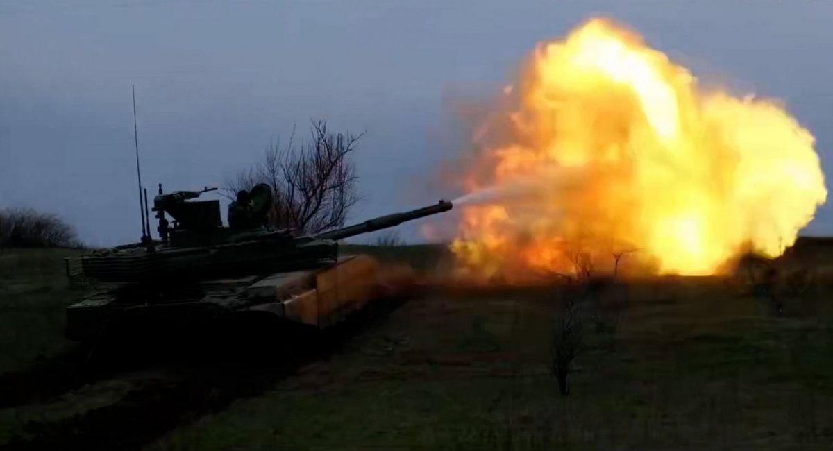 russian Wagner Group mercenaries use a T-90M Proryv tank as an improved howitzer