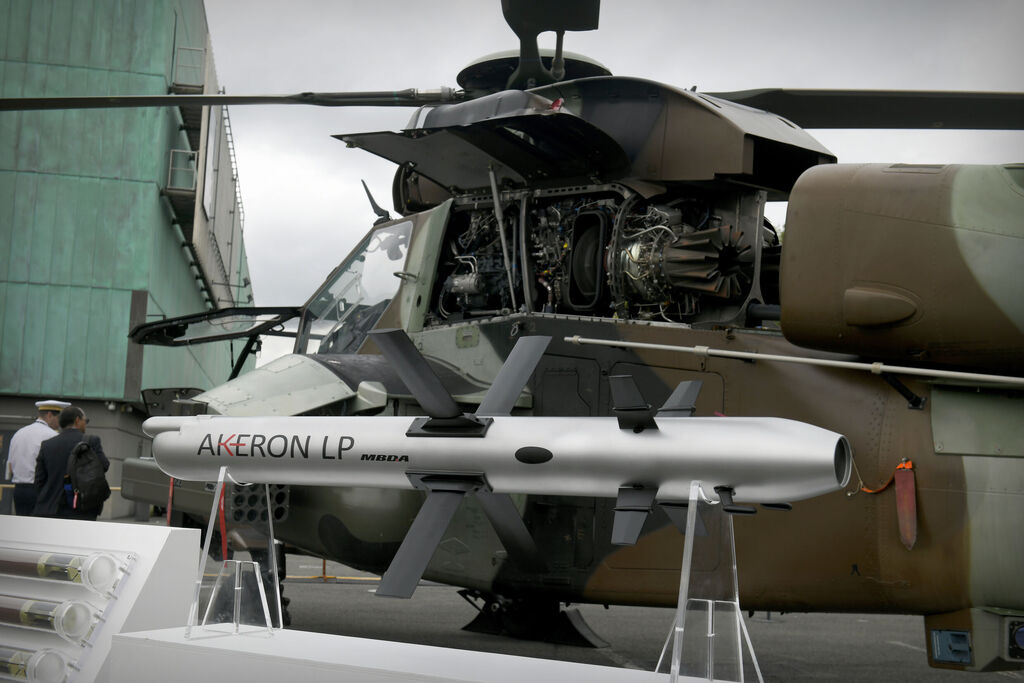 Akeron LP was envisioned as a weapon for the Eurocopter Tiger helicopter / Defense Express / France Tested Airborne Akeron LP ATGM But There's No Helicopter to Use It