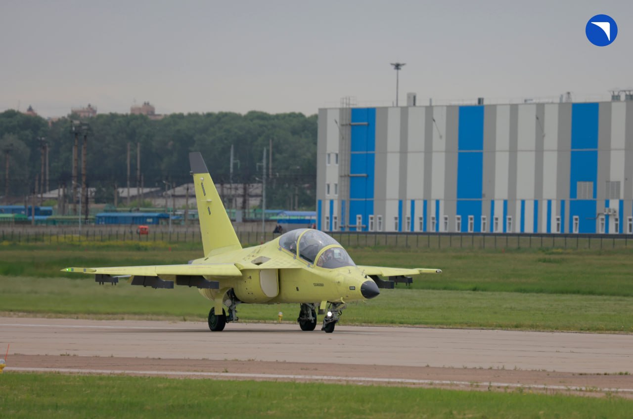 russian Yak-130M Completes Its First Flight, Seen as Potential Su-25 Replacement and Drone Hunter, Defense Express