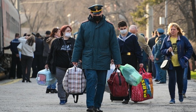 The Mariupol City Council: Invaders deport 308 Mariupol residents to Russia’s Far East, Defense Express, war in Ukraine, Russian-Ukrainian war