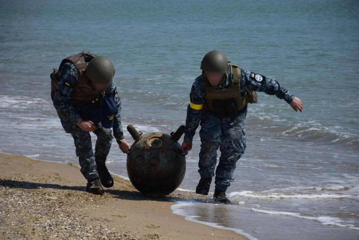 Ukraine's Navy Says russia Is Not Currently Able to Mine the Black Sea, Defense Express