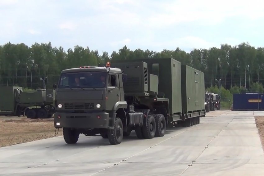 Peresvet laser system in transportation mode / News Hub / Peresvet Laser System is to Blind Reconnaissance Satellites and Cover ICBMs, russians Suddenly Reveal