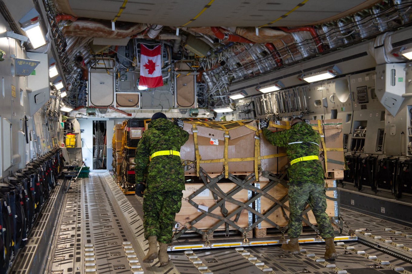 Canada Sends Non-Lethal Military Aid, Instructors to Further Support Ukraine, Defense Express