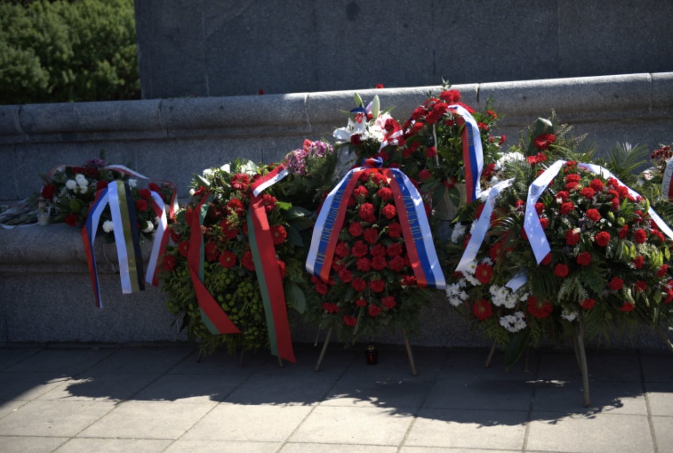 Flower laying by russia, Belarus and Poland on May 9, 2024