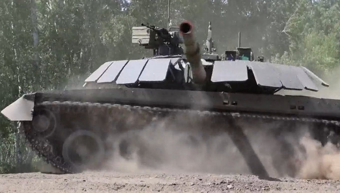 Le T-80UE-1 2.0 pendant les tests / Capture d'écran d'une vidéo de propagande russe