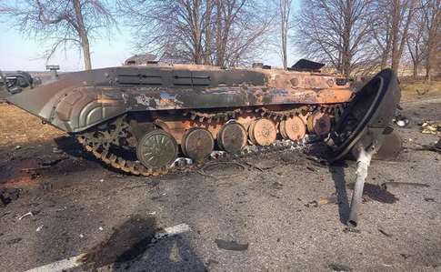 Russian APC, that was destroyed by Ukrainian troops