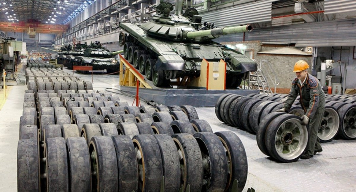 Workshop for the production of tanks at the, The Kremlin Wants Uralvagonzavod to Repair Tanks 24/7 But There Are Not Enough Workers, Defense Express