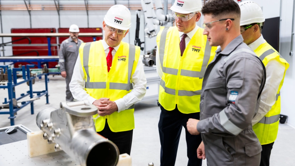 Opening of the artillery barrel factory in Sheffield, United Kingdom / Defense Express / UK Revives Domestic Artillery Barrel Making With Impact Extending Beyond Ukraine Alone