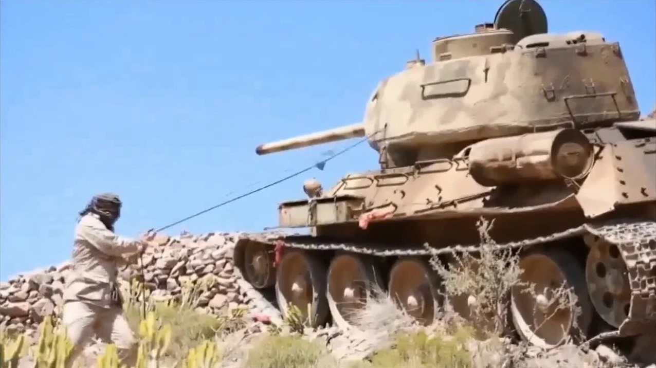 Yemeni government forces use a T-34 as a stationary firing point, 2016 / Defense Express / Yemen On Precipice of Its First Armed Conflict Since 2018: Assessment of Forces