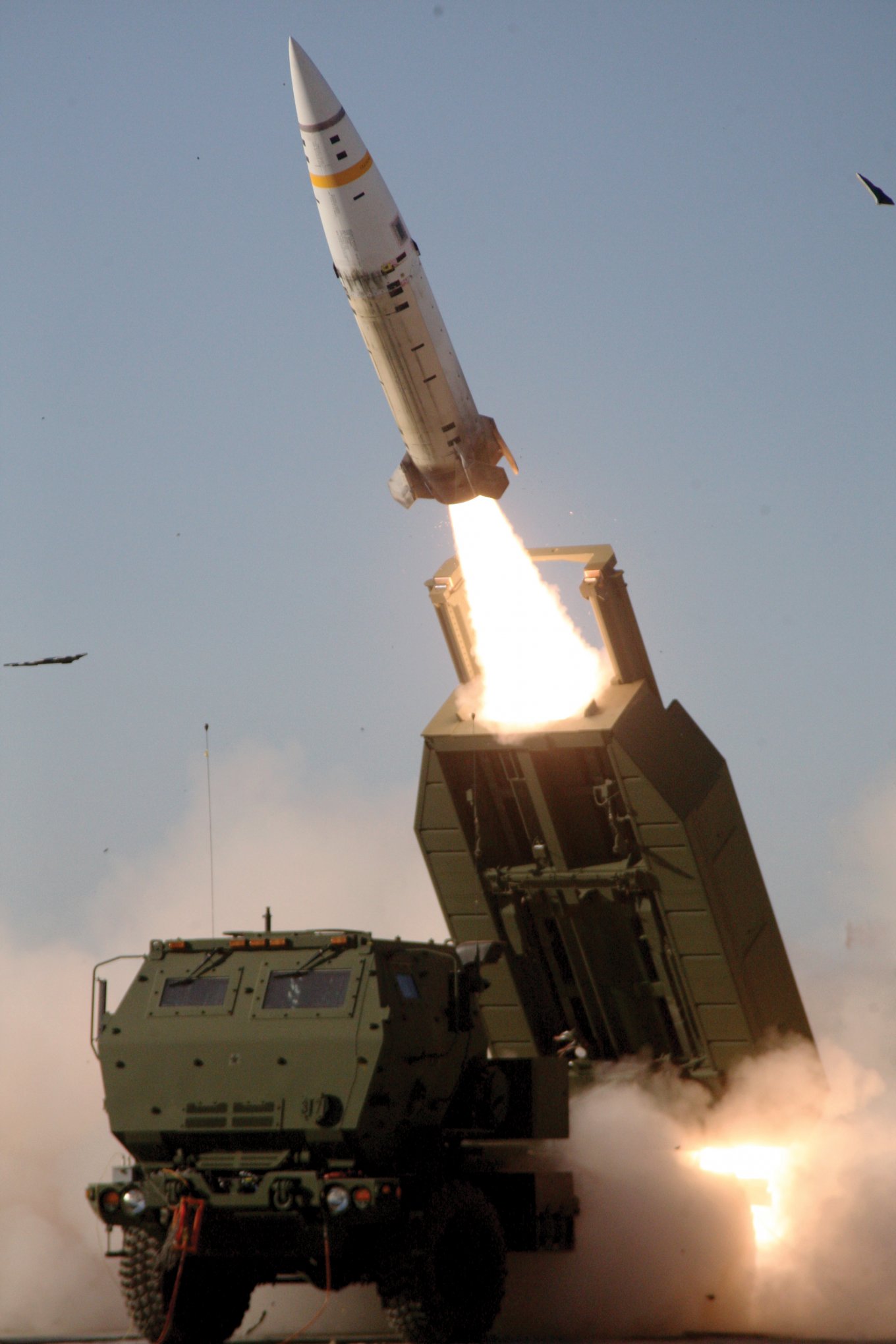 M142 HIMARS with ATACMS missile, Defense Express