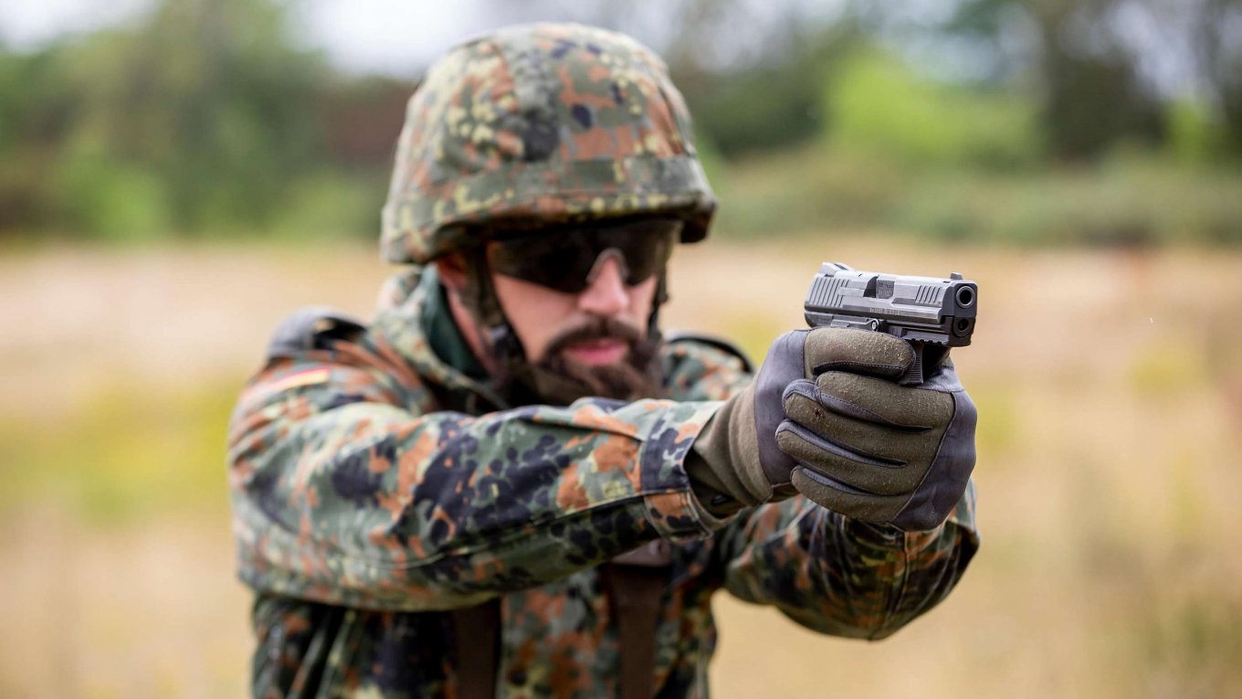 Illustrative photo by Bundeswehr / Defense Express / Bundeswehr Admits There's No Solution to russian Drones Spying German Military Bases