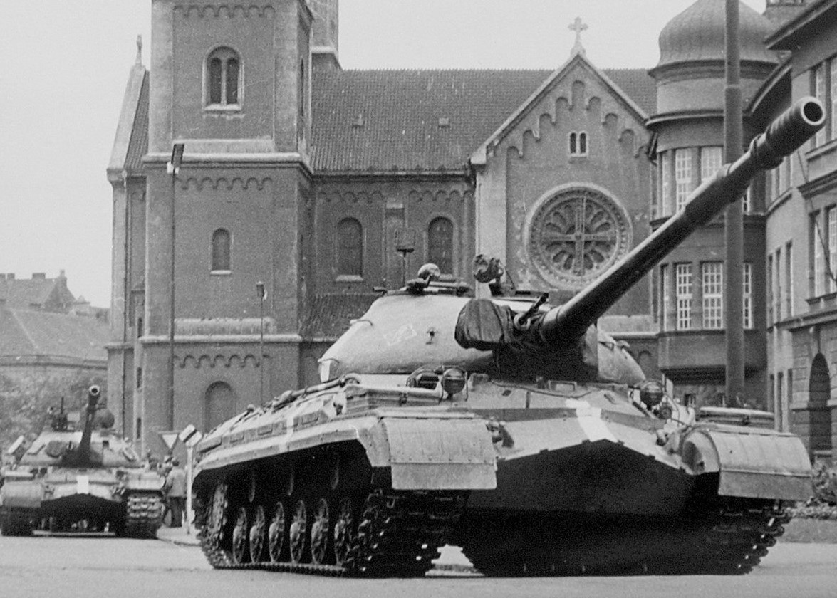 The T-10 (IS-8) heavy tank in Czechoslovakia Defense Express The Next Vehicle russia Will Take From the Dump After the T-54 And the T-55 MBTs