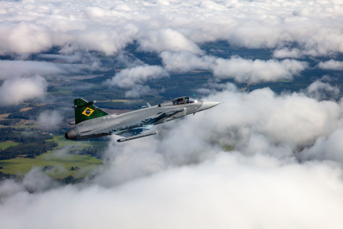Latest Gripen E in the Brazilian Air Force / Defense Express / Sweden Says Ukraine Won't Get Newest Gripen E Until the War Ends, But Older Ones Can Be Delivered Sooner
