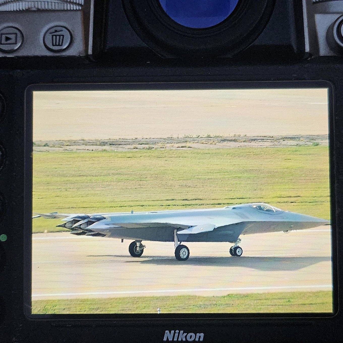 The First Clear Photo of Chinese 6th-gen J-50 Fighter Jet Released - What to Look Out For