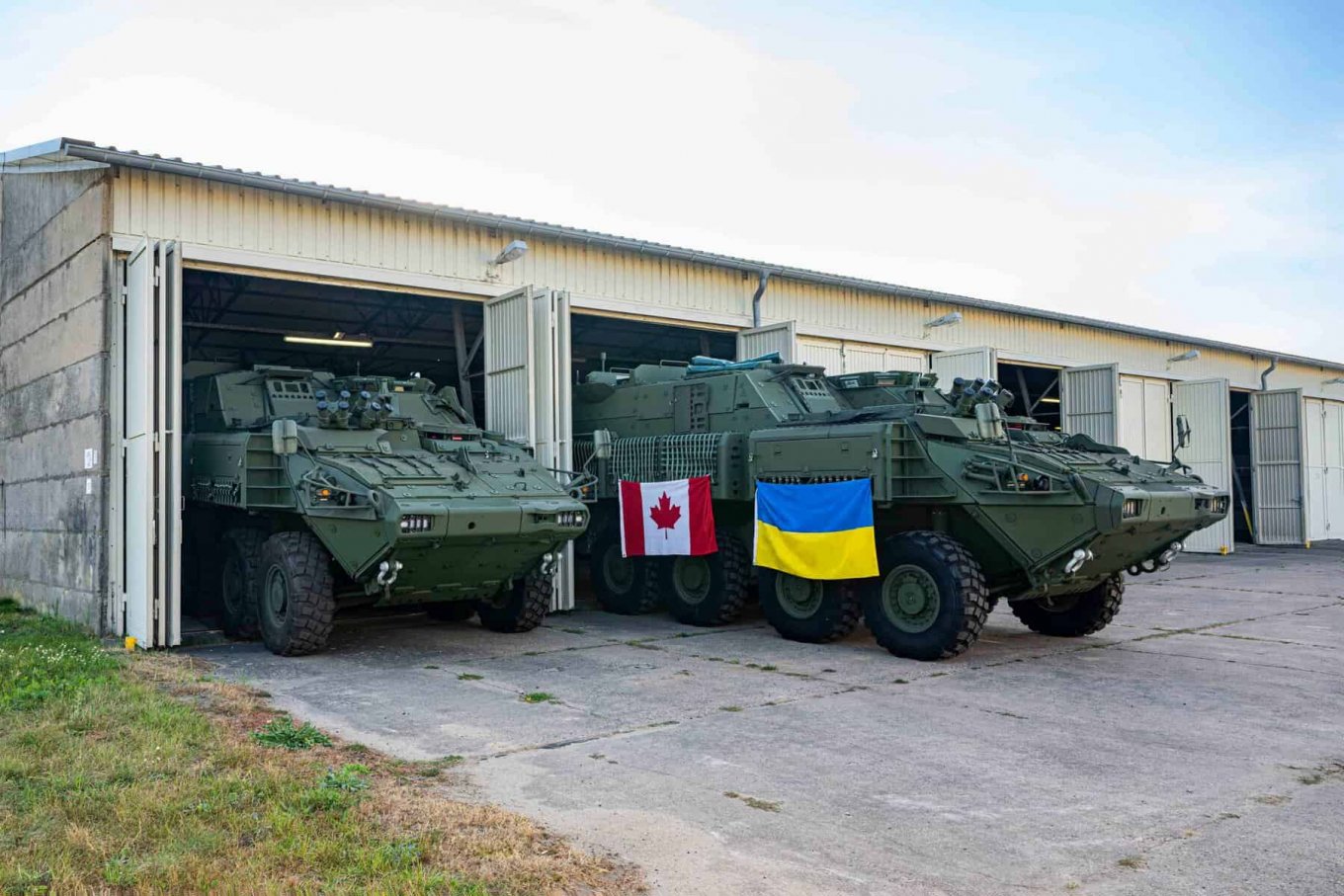 LAV 6.0 ACSV APC before dispatch to Ukraine / Photo credit: Operation UNIFIER