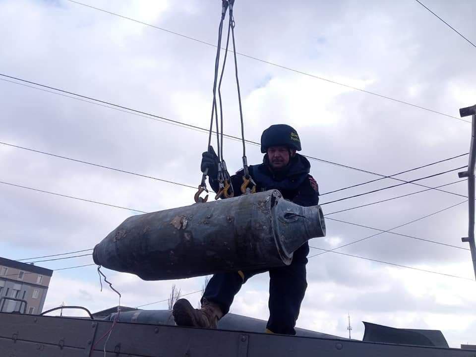 Defense Express / FAB-250 demolition bombs, cluster submunitions, shells, and mortar mines were extracted from the residential areas in Mykolayiv, 14 pieces in total / Day 14th of Ukraine's Defense Against Russian Invasion (Live Updates)