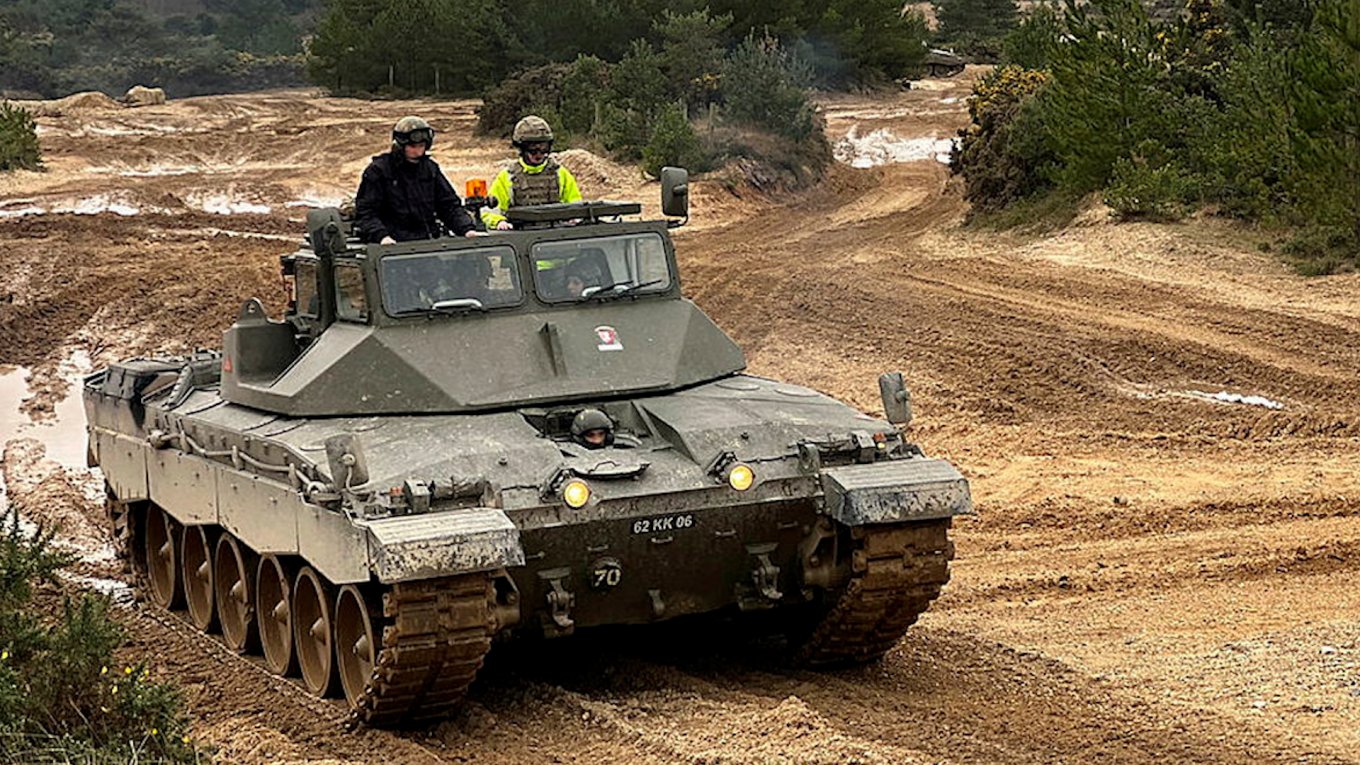 Ukrainian crews have completed their training on the Challenger 2 tanks and have returned to Ukraine, Defense Express