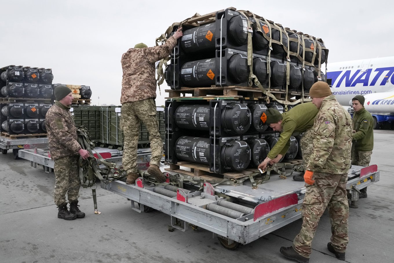 US Senate to vote on $40 billion Ukraine aid on May 19, Defense Express