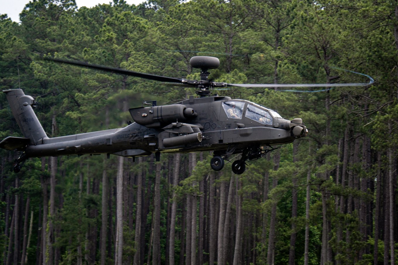 AH-64E Apache / Defense Express / How Boeing Views Ukraine War Lessons in Developing Future Apache Versions