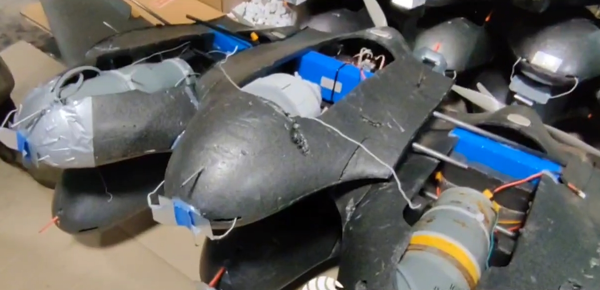 Disassembled Chernika-2 kamikaze drones / Defense Express / Self-Guided Chernika Drone: New Dangerous russian Weapon Used For the First Time