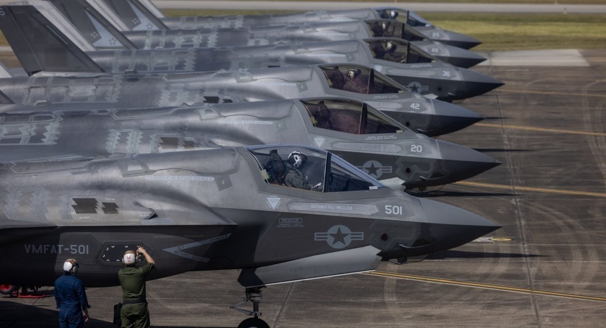 Lockheed Martin F-35 5th-gen fighter jets / Defense Express / Portugal Torn Between F-35 and Gripen to Replace the F-16 Fighters