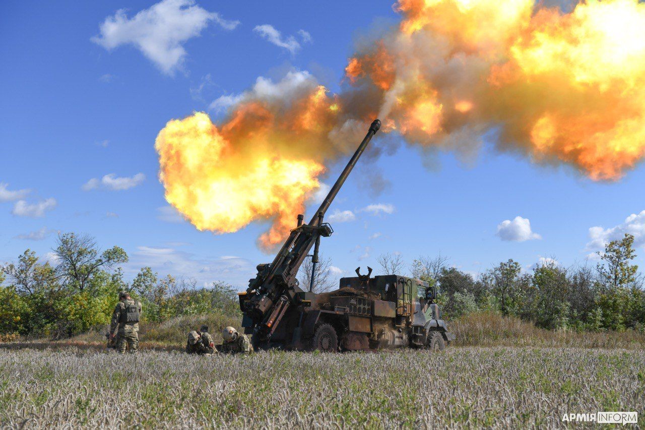 Ukrainian artillerymen beat the invaders from the French self-propelled guns, How French CAESAR Self-Propelled Howitzer Destroys russian Invaders in Ukraine, Defense Express