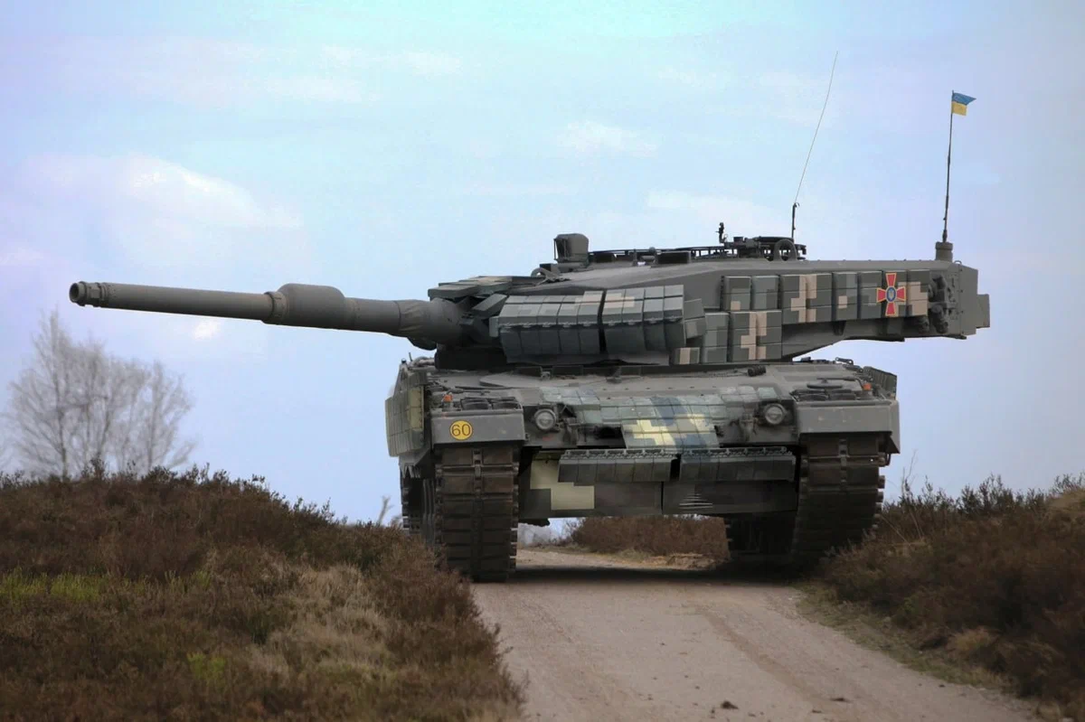 Leopard 2A4 in full reactive armor