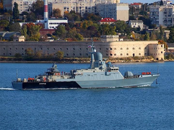The Armed Forces of Ukraine Likely Hit russia’s Corvette at Shipyard in Kerch in Crimea, russia's Project 22800 Karakurt-class latest missile corvette Askold, Defense Express