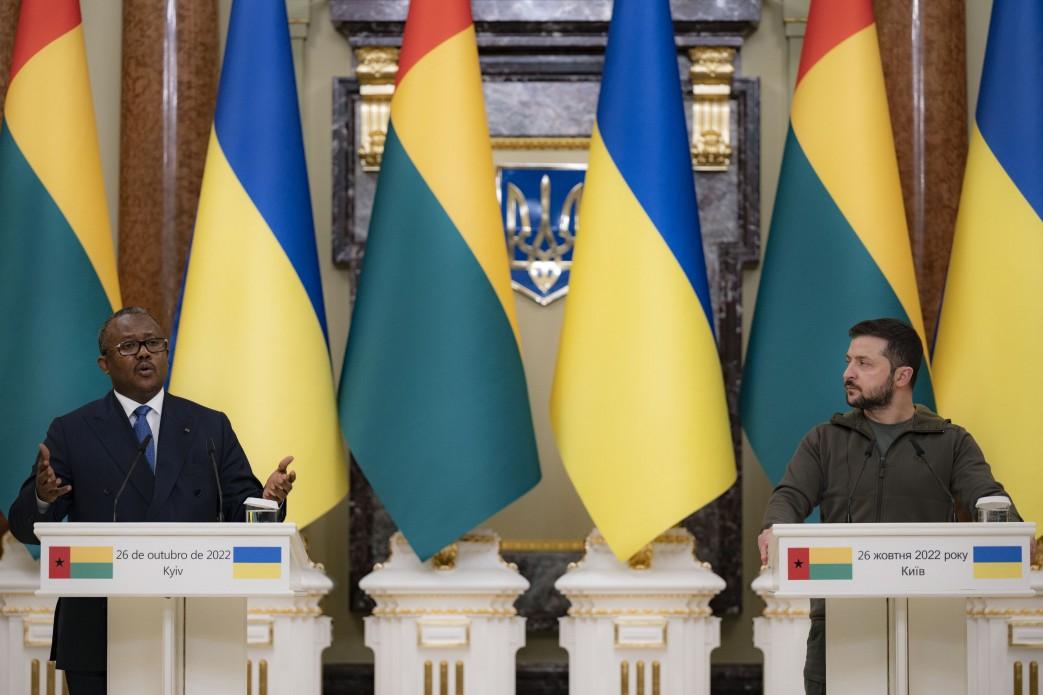 President of Ukraine Volodymyr Zelenskyy and  the President of Guinea-Bissauan Umaro Sissoco Embaló