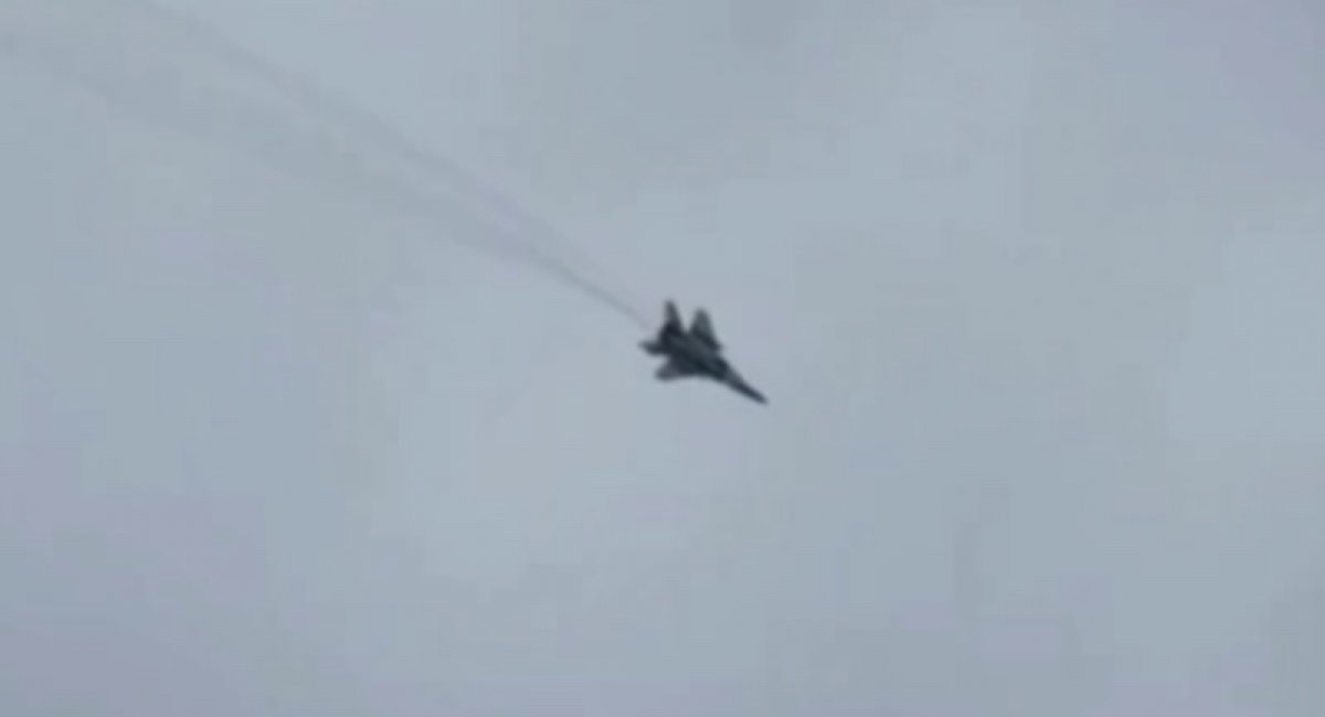 Ukrainian MiG-29 aircraft Defense Express russian Su-25 Hits Its Own Wingman During Airstrike over Donetsk Region