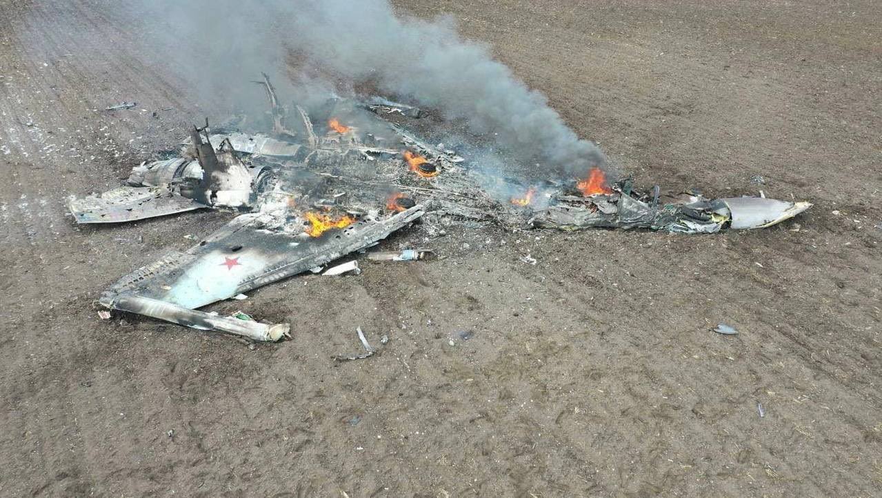 Remnants of a Su-35S aircraft shot down in Ukraine, photo published April 3, 2022