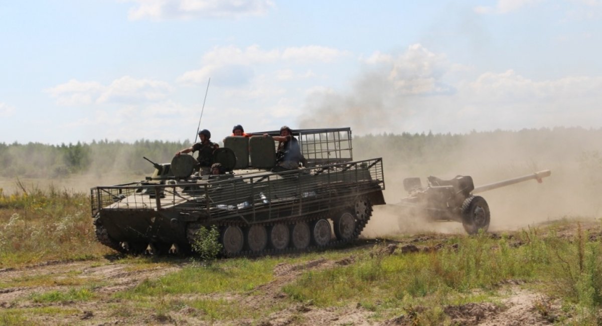 Ukrainian MT-LB vehicle Defense Express russian Forces Repurpose the MT-LB Vehicles for Artillery Roles Amid Equipment Shortages (Photo)