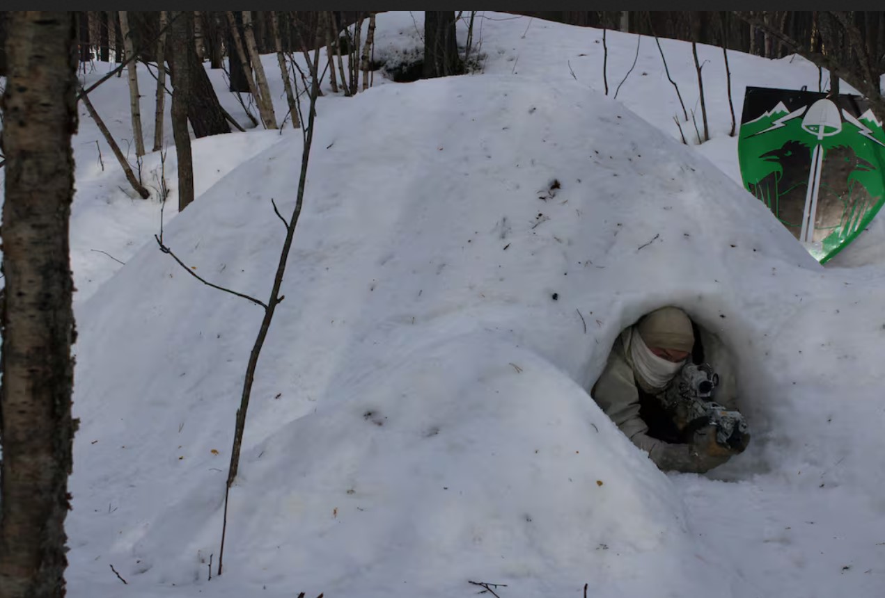 Norwegian Troops Dig Snow Shelters Against russian Drones: Drawbacks of Quinzees and What to Keep in Mind