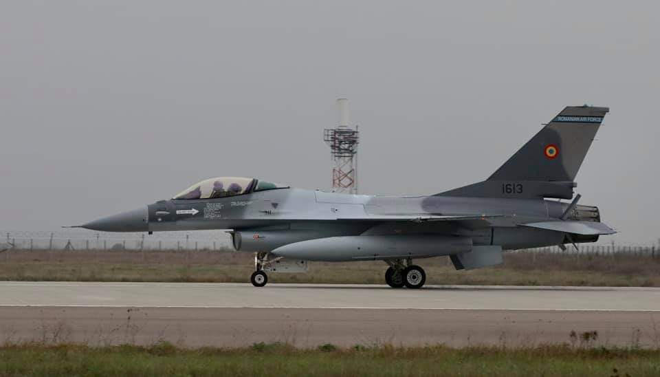 A Romanian F-16