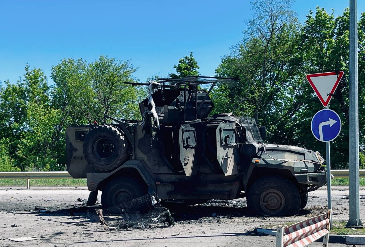 The russian AMN-590951 burned to a crisp after an FPV drone attack / Defense Express / Rare russian AMN-590951 Spartak Vehicle Destroyed by an FPV Drone Behind the Combat Lines
