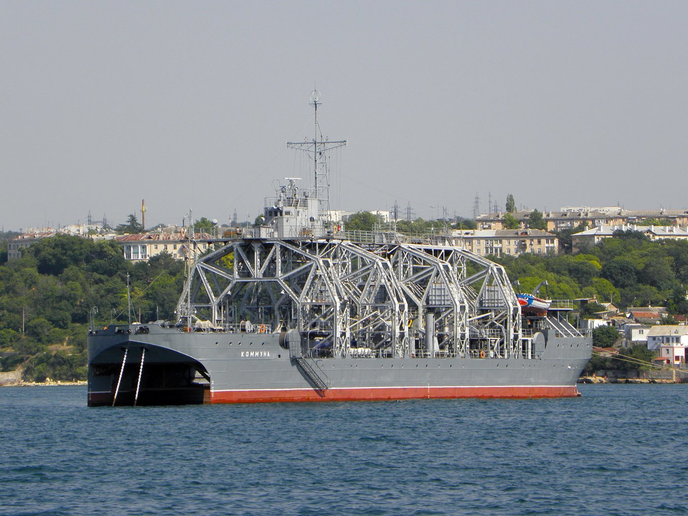The Kommuna ship Defense Express What Was Targeted in Sevastopol: the Kommuna Salvage Ship or One of the Large Landing Ships