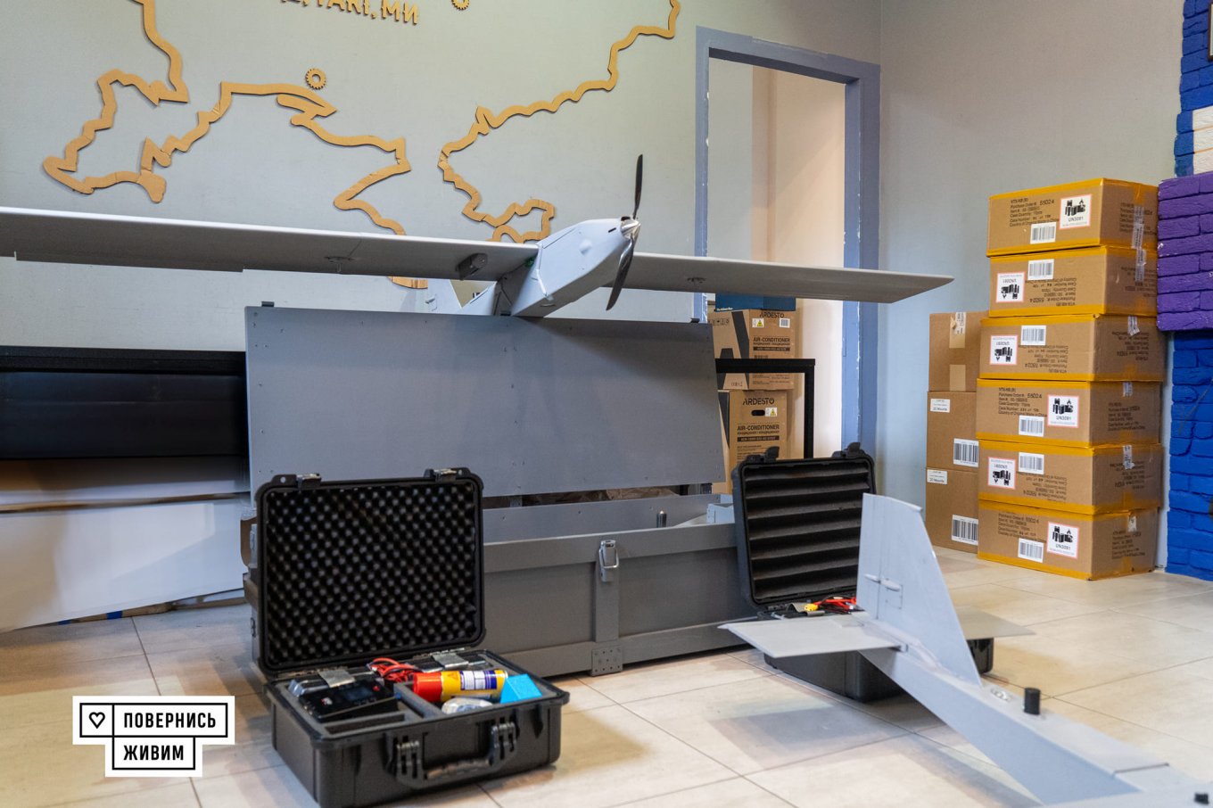 Sych UAS kit consists of two aerial vehicles, a catapult, and a ground-based control station
