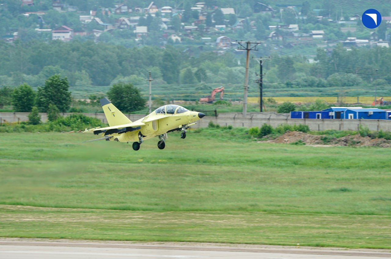 russian Yak-130M Completes Its First Flight, Seen as Potential Su-25 Replacement and Drone Hunter, Defense Express
