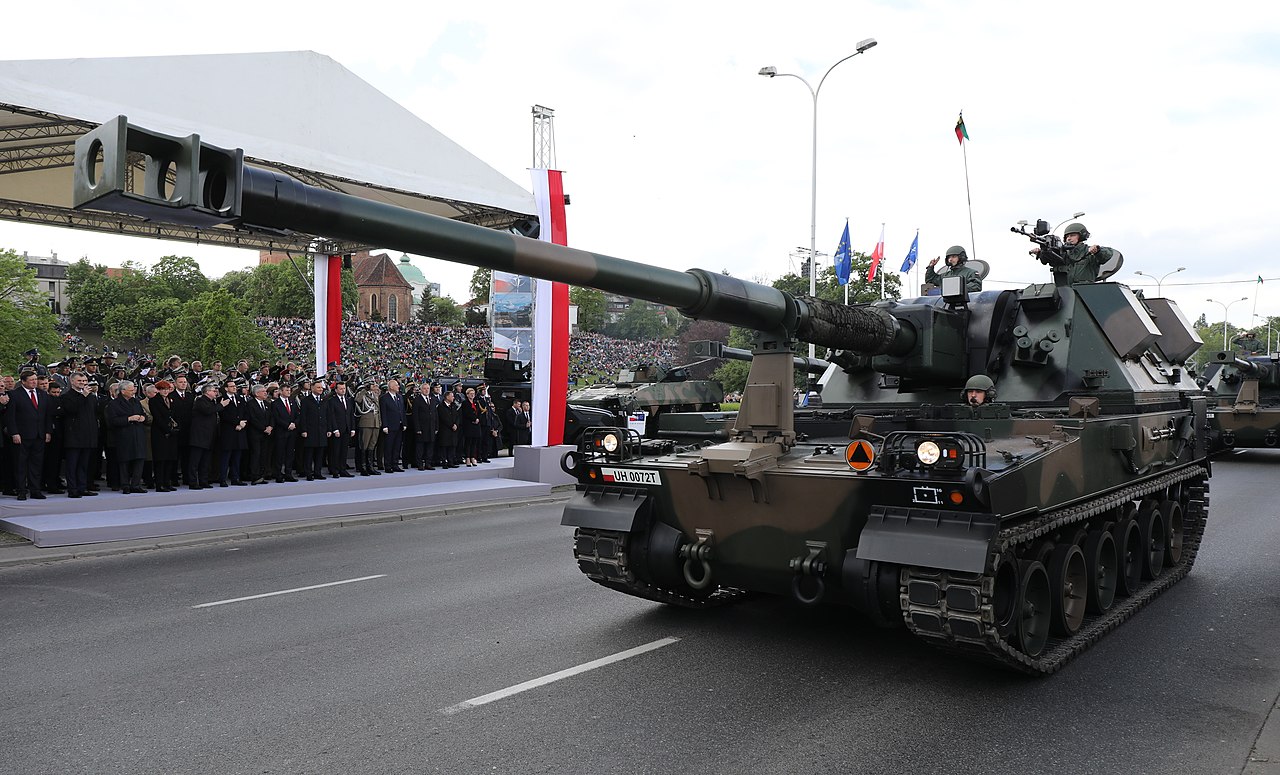 AHS Krab self-propelled artillery howitzers