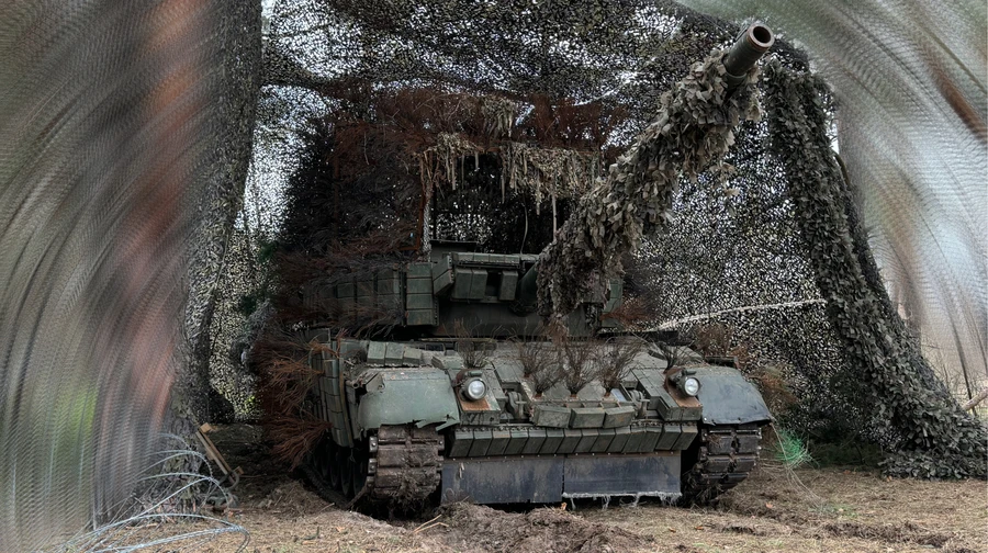 Ukraine Uses Leopard 1A5 as Makeshift Artillery with 12 km Range, Could Reach 18 km with New Turret, Defense Express