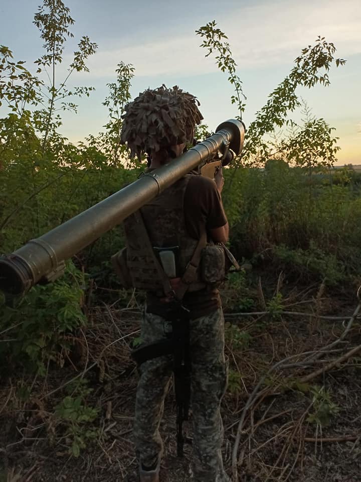 Ukraine's paratroopers shot down an enemy Ka-52 Alligator helicopter using an soviet-made Igla MANPADS, Defense Express