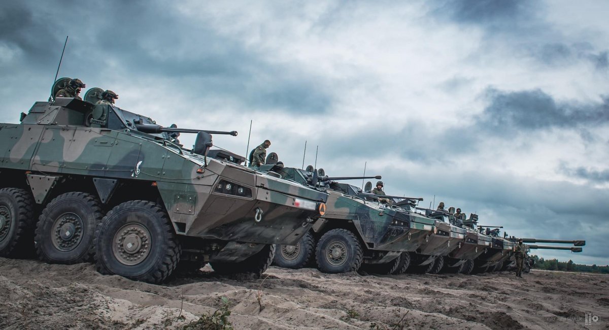 Poland Has Already Delivered 100 Rosomak Armored Combat Vehicles to Ukraine, Defense Express